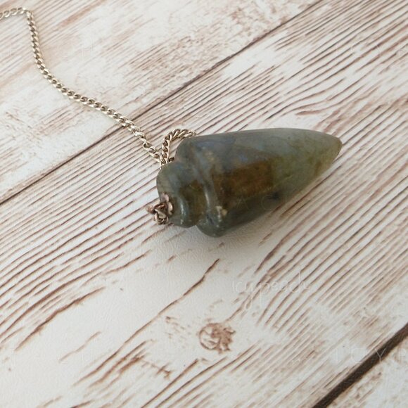 Crystal Pendulum Labradorite Chakra Chips Handmade Teardrop with Mini Stones - Picture 3 of 9